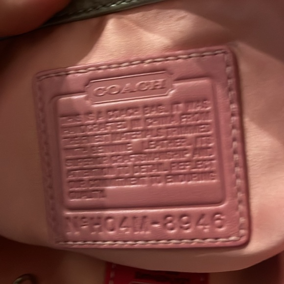 COACH RARE Vintage (04) Y2K Baby Pink and Silver Metallic Demi Clip Shoulder Bag - Picture 5 of 5